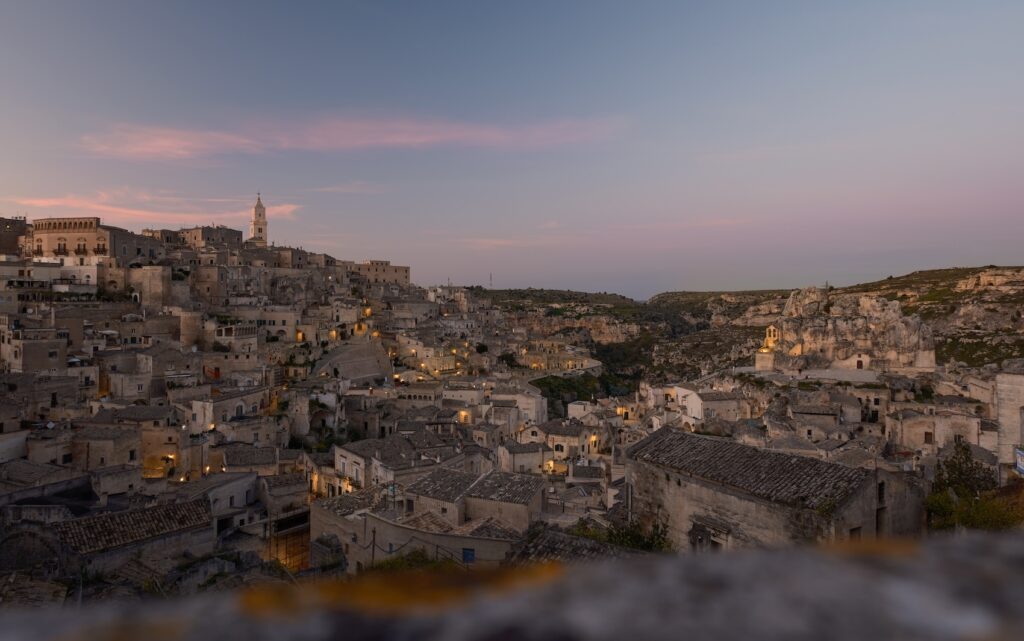 Matera widok na miasto o zmierzchu Apulia Włochy