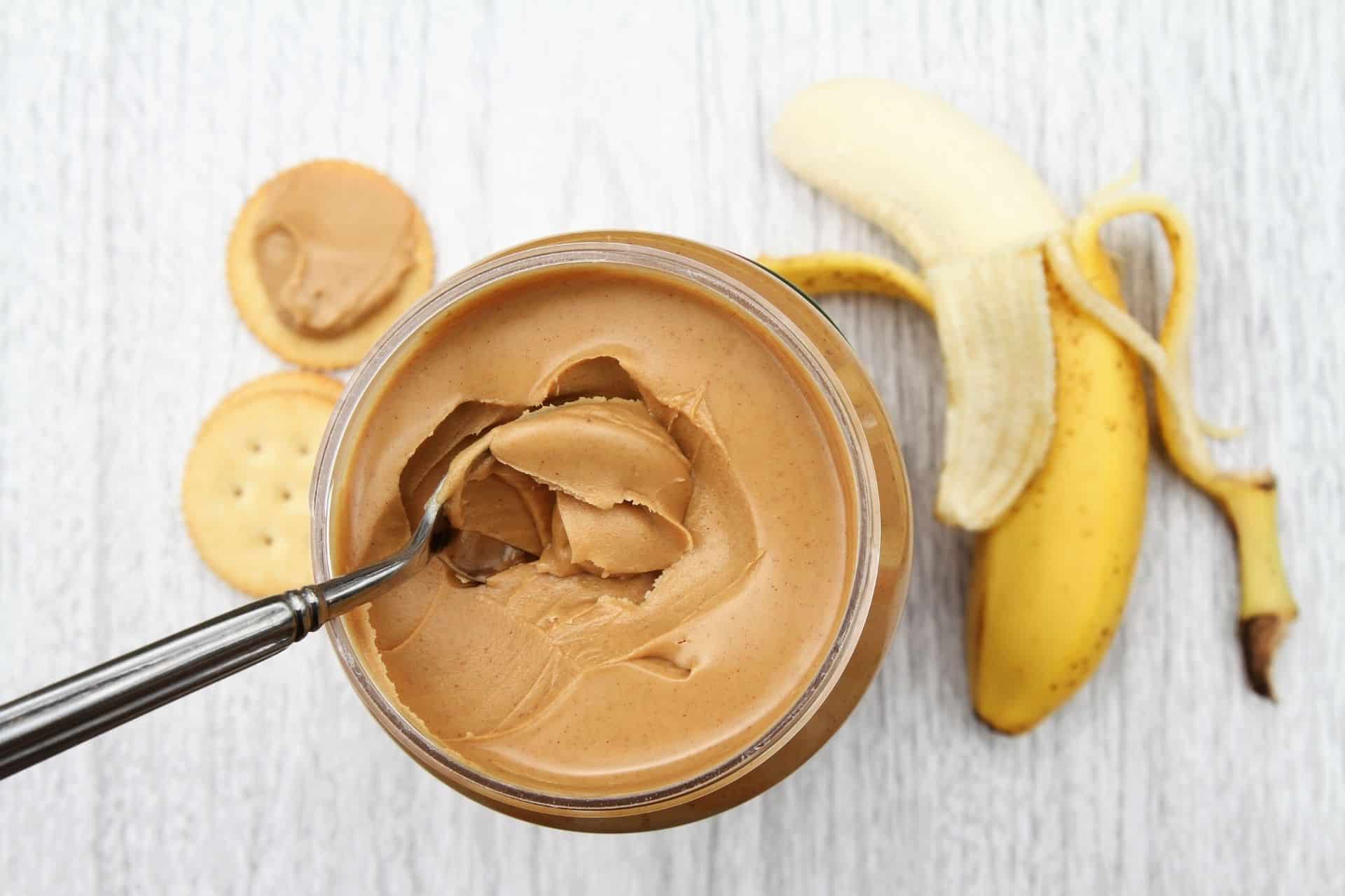 banan z masłem orzechowy serio